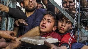 أجسادهم أصبحت هياكل عظمية.. إسرائيل تستخدم سلاح الحصار والتجويع ضد الفلسطينيين في غزة