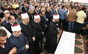   "الأزهري" ورئيس الوزراء يؤديان صلاة الجنازة على وزير الأوقاف الأسبق