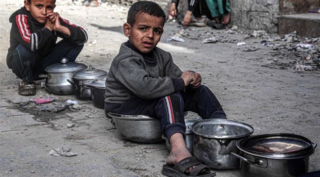 "أونروا": مجاعة تلوح في الأفق مع إجبار 84 ألف شخص على النزوح من غزة