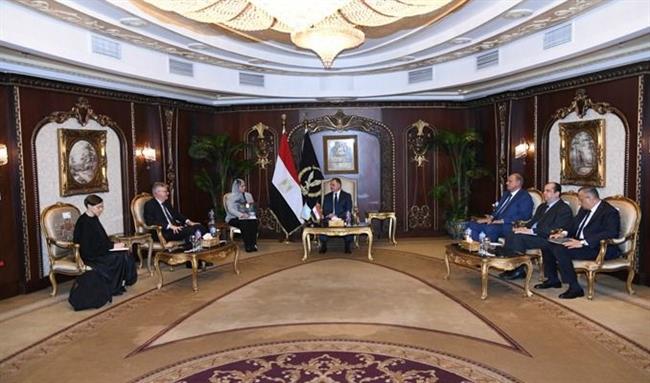 وزير الداخلية يستقبل وكيل الأمين العام لعمليات السلام بمنظمة الأمم المتحدة