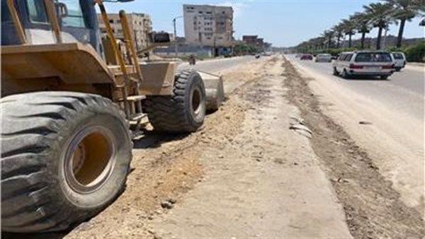 محافظ دمياط تتابع رصف 3 شوارع في «السنانية»