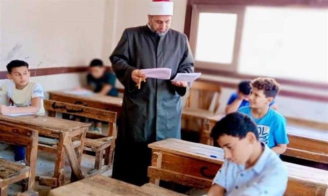 رئيس المعاهد الأزهرية: امتحانات الدور الثاني لصفوف النقل الابتدائي تسير بسهولة ويسر