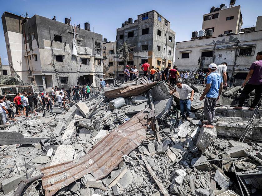 ارتفاع عدد شهداء قصف الاحتلال الإسرائيلي لوسط وجنوب غزة إلى 8