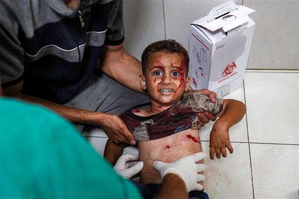 شهداء وجرحى في قصف إسرائيلي بمخيم البريج وسط قطاع غزة