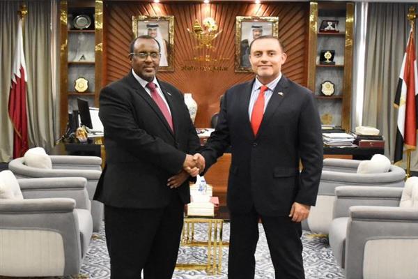 سفيرا الصومال وقطر يبحثان سبل تعزيز التعاون المشترك