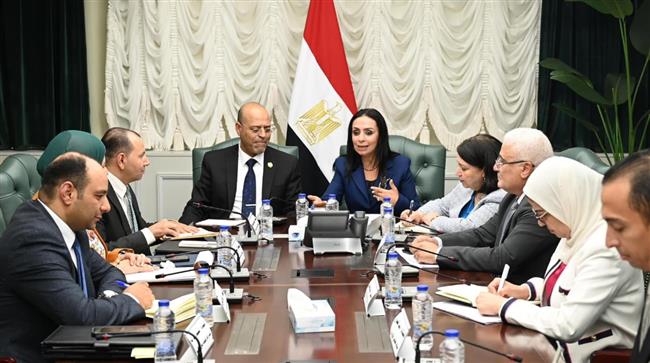 التضامن والعمل يبحثان إجراءات حماية العمالة غير المنتظمة