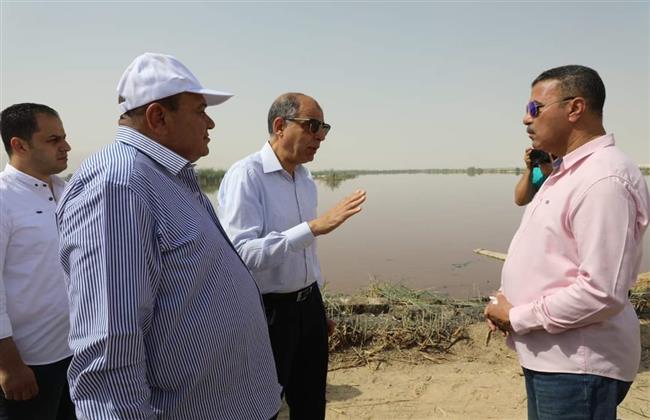 محافظ المنيا يشرف على عمليات تطهير بحيرات الأكسدة بالمنطقة الصناعية