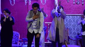 العرض المسرحي "منحني خطر" يمثل أكاديمية الفنون في مهرجان الصيف بمكتبة الإسكندرية