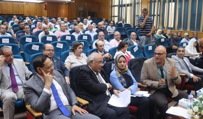 مخالفات البناء ومشروعات "حياة كريمة" تستحوذ على لقاء محافظ القليوبية بأعضاء مجلسي النواب والشيوخ