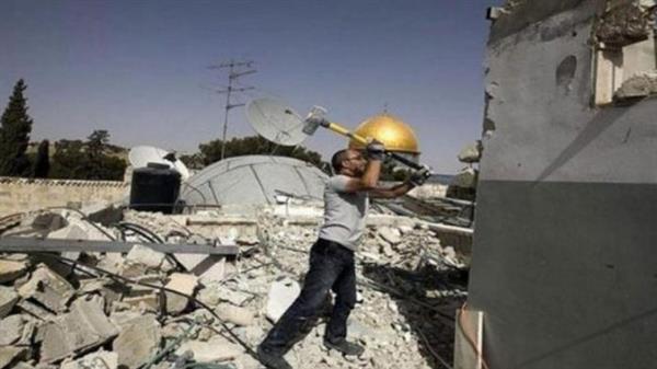 الاحتلال الإسرائيلى يجبر مقدسيا على هدم طابقين من منزله في شمال القدس المحتلة