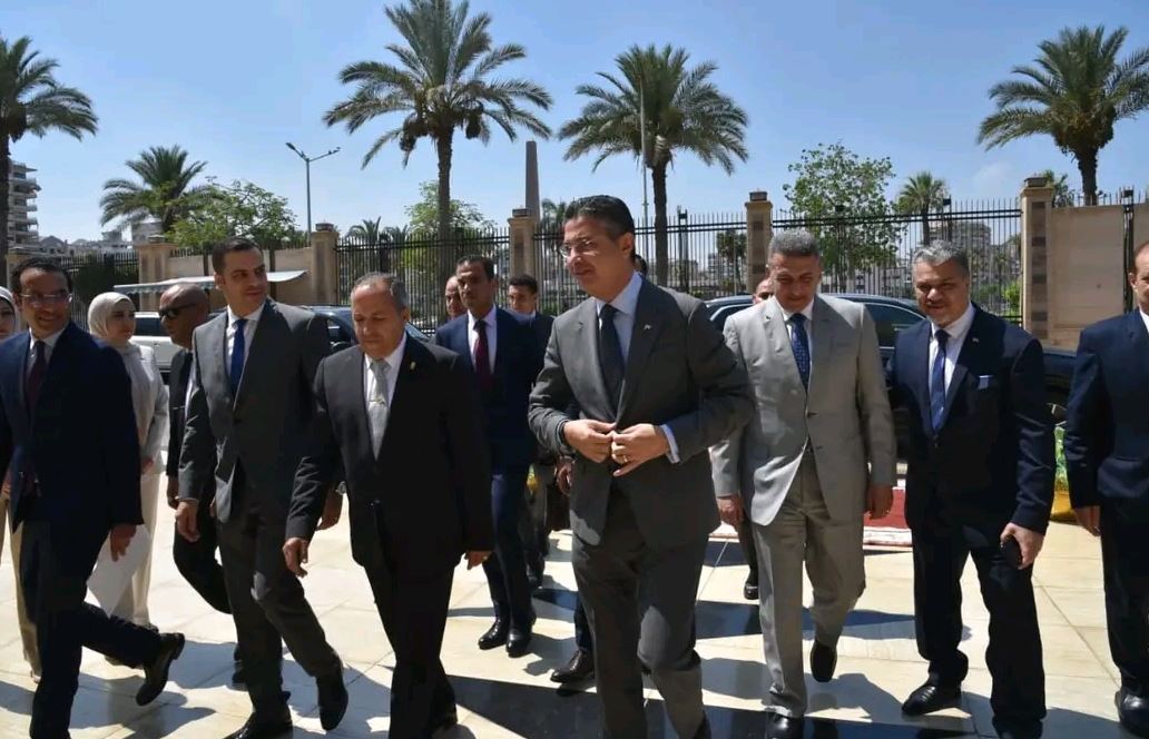 خلال زيارته للمحافظة.. محافظ بورسعيد يستقبل وزير التموين والتجارة الداخلية