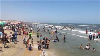 بسبب الاضطرابات الجوية.. إغلاق شواطئ جمصة ورفع الرايات السوداء