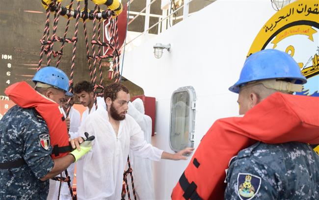 القوات البحرية تنقذ 31 شخصًا من الغرق بعد تعرض مركبهم لعطل فني