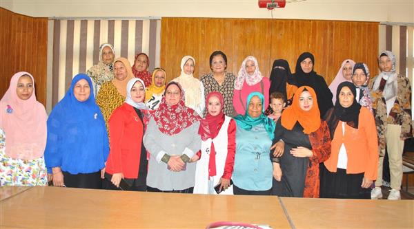 نائب وزير الصحة تلتقي بأكثر من 45 سيدة بفرع المجلس القومي للسكان بسوهاج