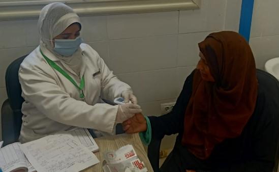 "صحة قنا": الكشف على 704 مواطنين في القافلة الطبية بـ مركز فرشوط