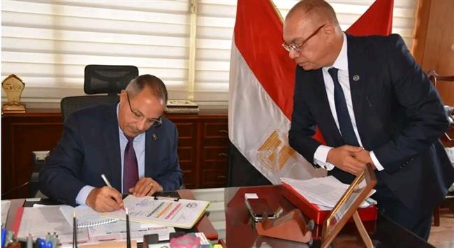 كله ناجح.. محافظ بورسعيد يعتمد نتيجة الصف الثالث بمدارس التمريض