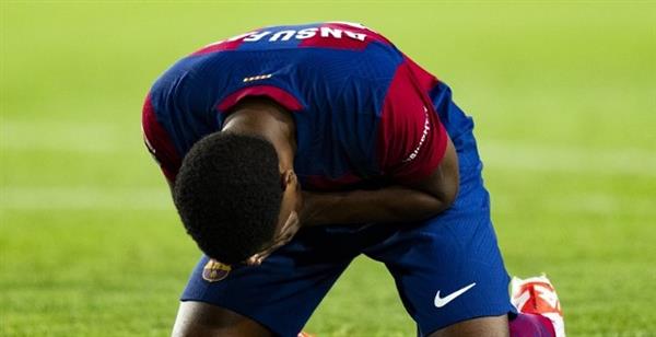 برشلونة يعلن إصابة لاعبه أنسو فاتي بالقدم اليمنى