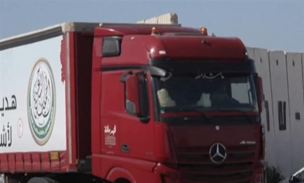"القاهرة الإخبارية" من رفح: تحرك 19 شاحنة مساعدات باتجاه معبر كرم أبوسالم