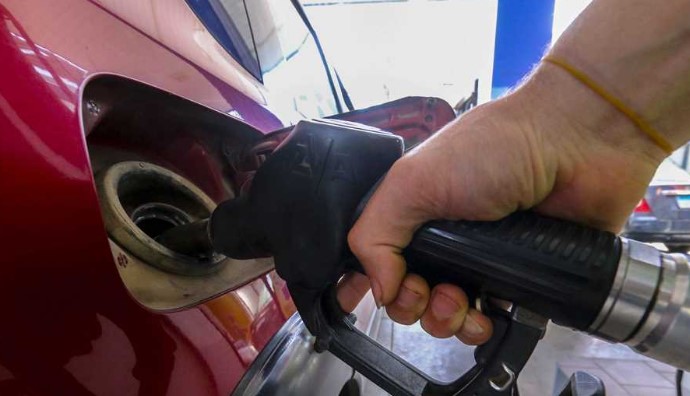 أسعار البنزين في تزايد.. اعرف الخريطة التدريجية لرفع الأسعار حتى 2025