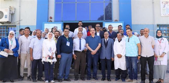 نائب وزير الصحة يوصي بتوفير جهاز حديث لفحص الهيموجلوبين بقرية مسارة بديروط