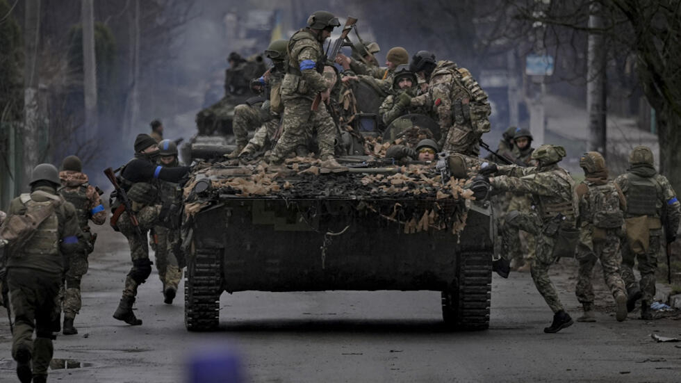 "الدفاع الروسية": استسلام 17 عسكري أوكراني خلال 24 ساعة
