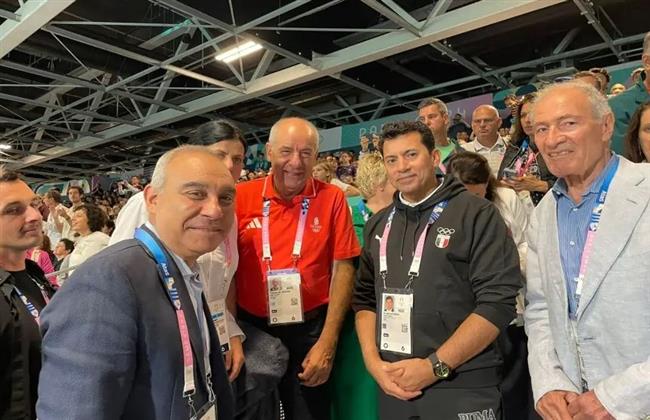 وزير الرياضة يؤازر منتخب اليد بـ الأولمبياد.. ويؤكد: الفوز على المجر دافع قوي