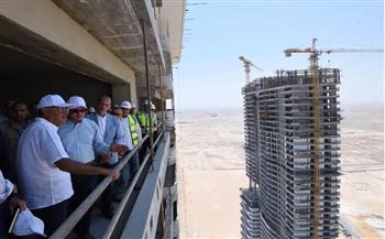 رئيس الوزراء يتفقد مشروع أبراج الداون تاون بالعلمين الجديدة
