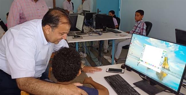 رئيس جامعة جنوب الوادي يتفقد بداية فعاليات برامج المدرسة الرقمية للأطفال