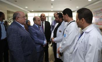 محافظ كفر الشيخ يتفقد مستشفى قلين المركزي ويستمع لعدد من المواطنين