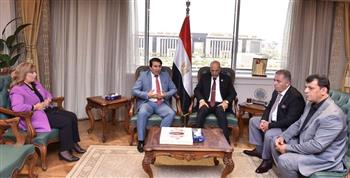   وزير العمل يستقبل وفدا من النقابة العامة للعاملين بالبترول والكيماويات الأردنية