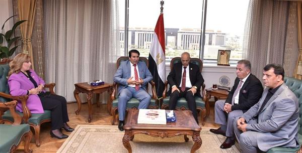 وزير العمل يستقبل وفدا من النقابة العامة للعاملين بالبترول والكيماويات الأردنية