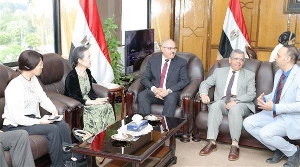 جامعة قناة السويس تستقبل وفدا يابانيا لمناقشة المنح الدراسية