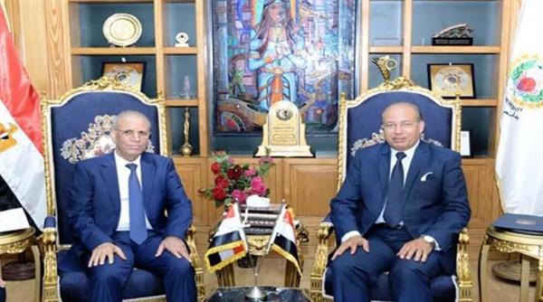 وفد سفارة العراق في رحاب جامعة المنصورة لبحث سبل التعاون الثنائي