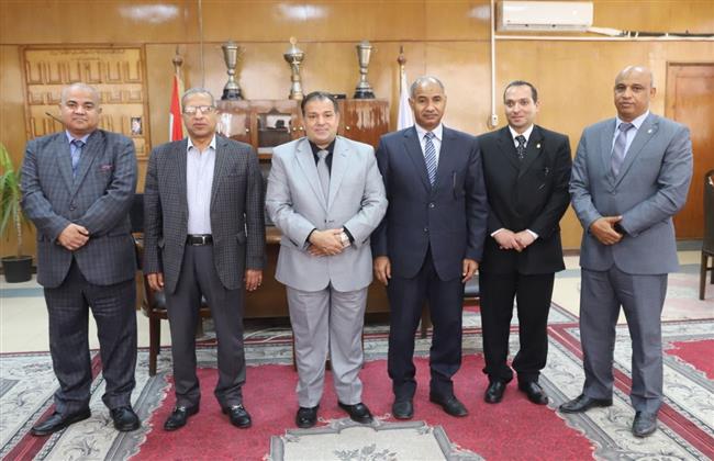 رئيس جامعة جنوب الوادي يستقبل لجنة القدرات التابعة لـ المجلس الأعلى للجامعات