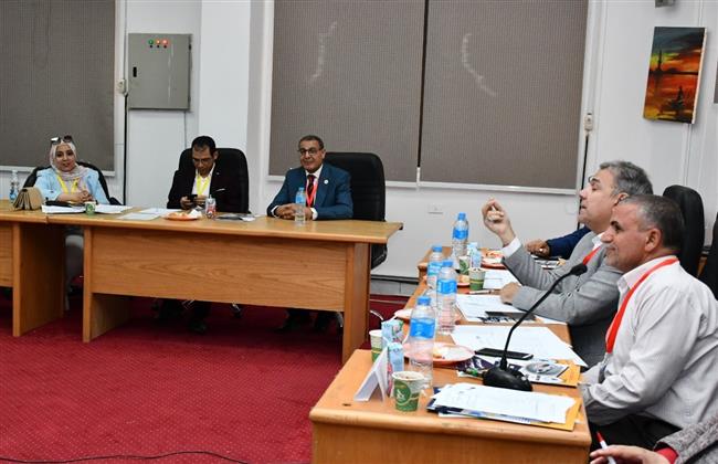 لجان تحكيم مؤتمر الدراسات العليا والبحوث التطبيقية تباشر أعمالها بـ جامعة قناة السويس