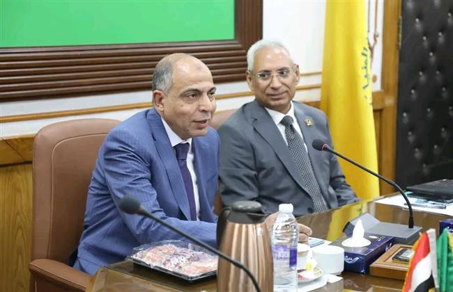 محافظ المنيا: فتح مستشفيات جامعية جديدة سيحدث طفرة في القطاع الصحي