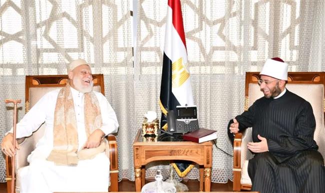 وزير الأوقاف يستقبل علي جمعة رئيس لجنة الشئون الدينية بـ مجلس النواب