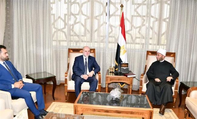 وزير الأوقاف يستقبل قاضي قضاة فلسطين مستشار الرئيس للشئون الدينية