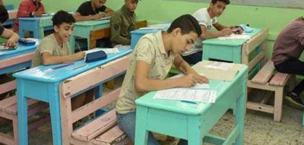 محافظ أسوان يقرر خفض درجات تنسيق القبول بمدارس الثانوى العام والفني