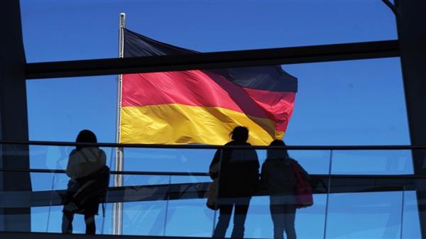 متحدثة ألمانية: برلين تأخذ بالاعتبار تصريحات "بوتين" حول الصواريخ