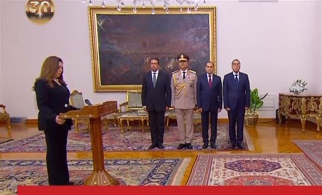 منال عوض تؤدى اليمين الدستورية وزيرة للتنمية المحلية