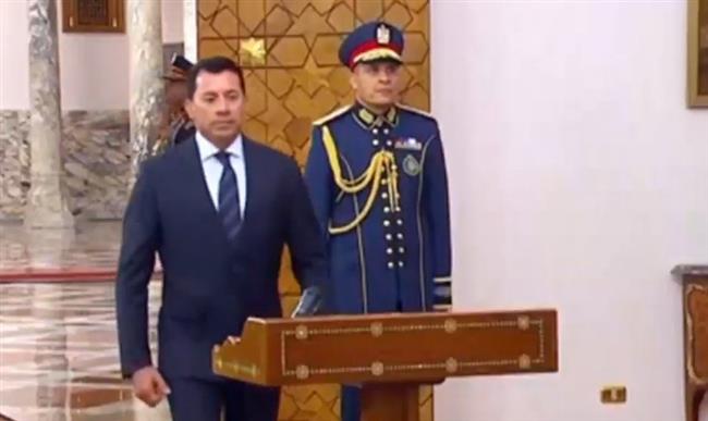 أشرف صبحي يؤدى اليمين الدستورية وزيرا للرياضة