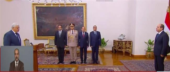 أيمن عاشور يؤدى اليمين الدستورية وزيرا للتعليم العالي