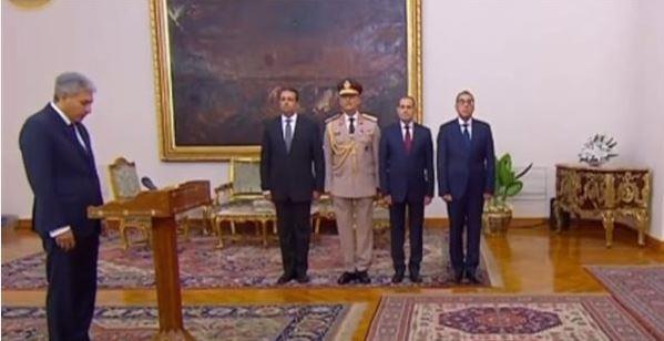 شريف فتحي يؤدى اليمين الدستورية وزيرا للسياحة