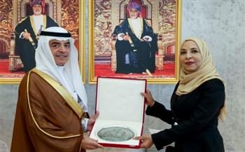   توقيع اتفاق استضافة سلطنة عمان مؤتمر وزراء التربية بدول "الإيسيسكو"