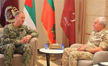   رئيس الأركان الأردني يبحث مع قائد الأسطول الخامس الأمريكي تعزيز العلاقات الاستراتيجية