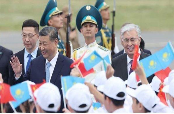 الرئيس الصيني : نعتبر كازاخستان أولوية في دبلوماسية الجوار الصينية