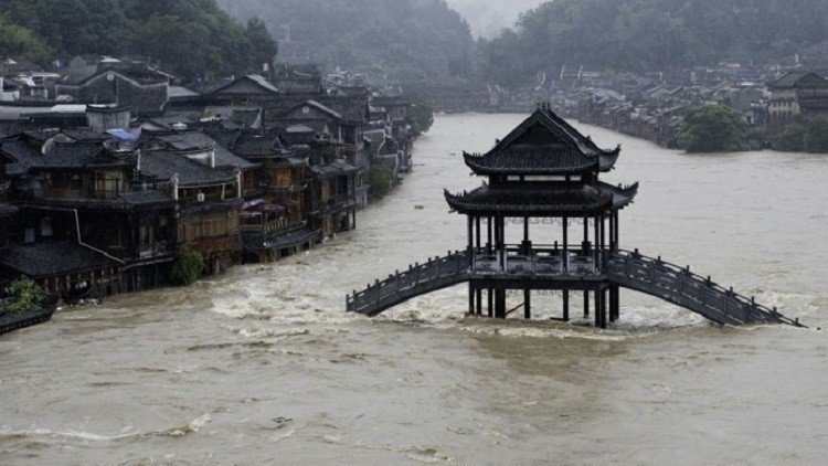 مصرع وفقدان 7 أشخاص إثر أمطار غزيرة في وسط الصين