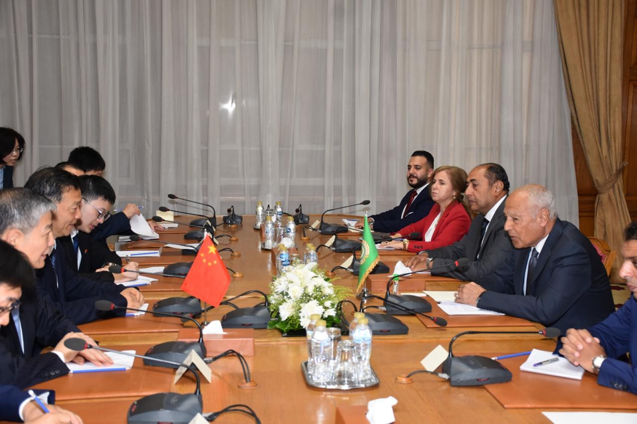 "أبو الغيط" يستقبل رئيس مجموعة الصين تحضيرًا للقمة العربية الصينية الثانية