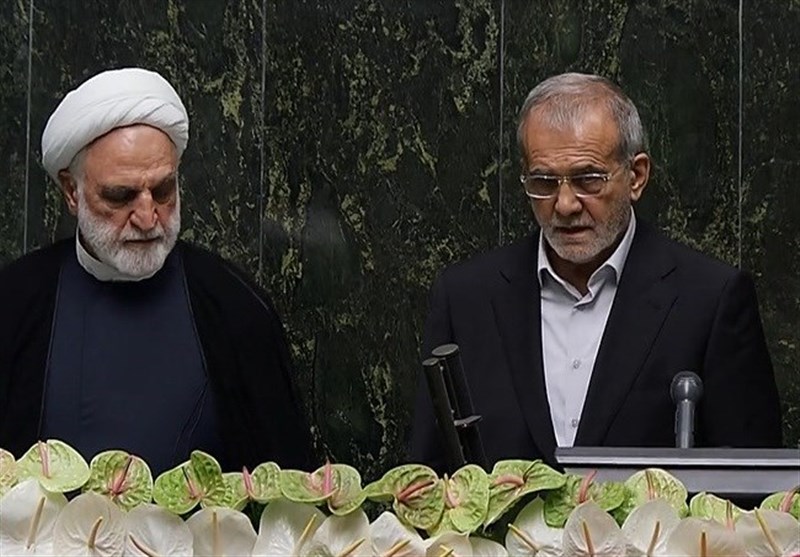 مسعود بزشكيان يؤدي اليمين الدستورية رئيسًا لـ إيران